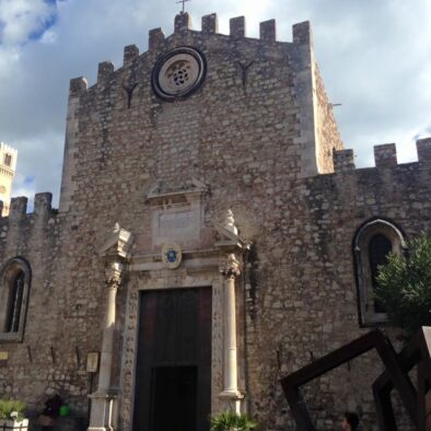 Duomo di Taormina, la cui prima costruzione risale al XIII secolo