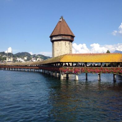 Il Kapellbrücke (1333) a Lucerna (Canton Lucerna)