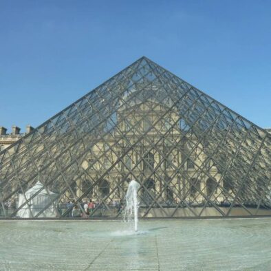 La Pyramide del Louvre , costruita tra il 1985 ed il 1989