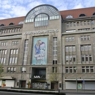 Il Kaufhaus des Westens o KaDeWe (“grande magazzino dell’Ovest”), il più famoso grande magazzino berlinese
