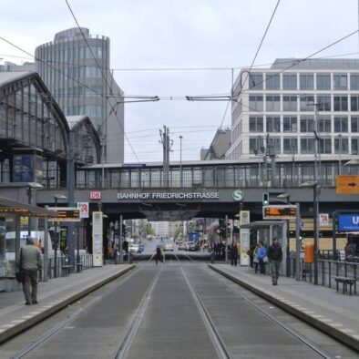Friedrichstrasse, arteria commerciale del centro di Berlino