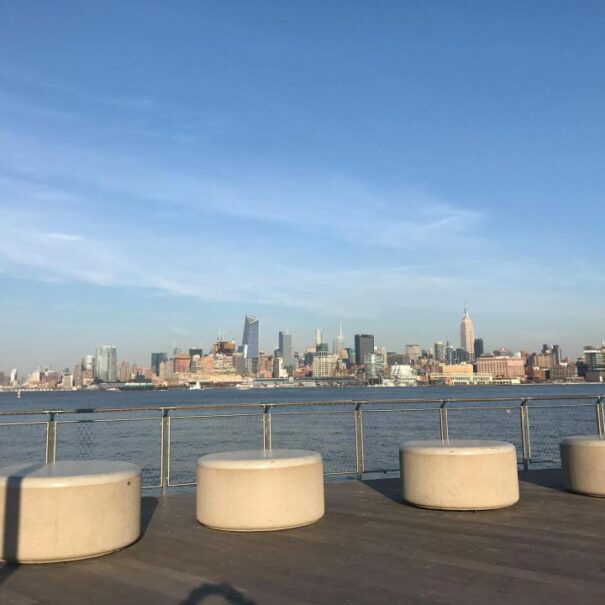 Lo skyline di Manhattan visto da Frank Sinatra Dr.