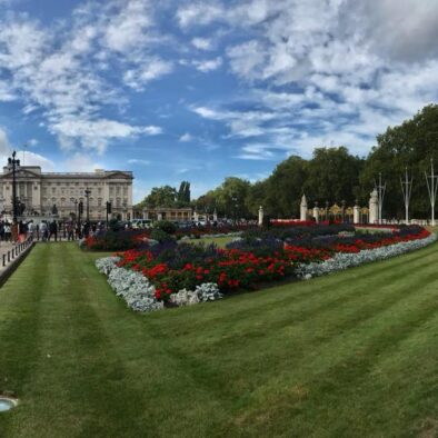 Buckingham Palace, edificato nel 1703, è la residenza ufficiale del sovrano del Regno Unito