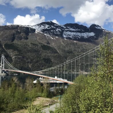 Hardanger Bridge, completato nel 2013, è il ponte sospeso più lungo della Norvegia