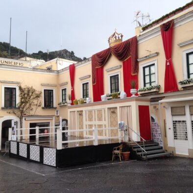 翁贝托一世广场 (Piazza Umberto I）