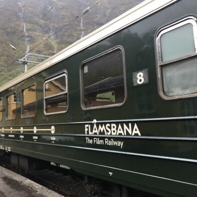 Flåmsbana, la ferrovia più spettacolare della Norvegia che collega Oslo con Bergen