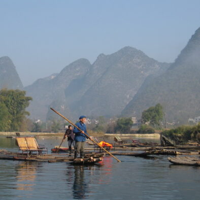 Escursione in chiatta sul fiume Li Jiang (漓江)