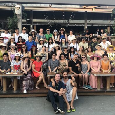 Foto di gruppo a Marina Alimou (Μαρίνα Αλίμου)
