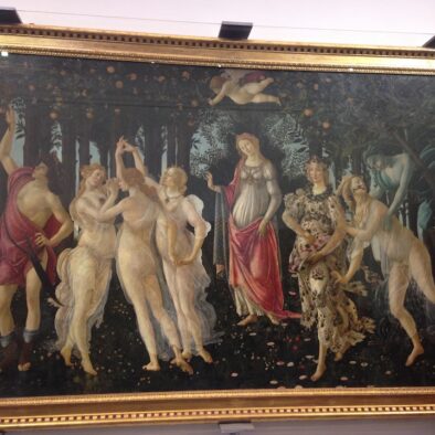 La Primavera di Botticelli, databile al 1482 circa e conservata nella Galleria degli Uffizi