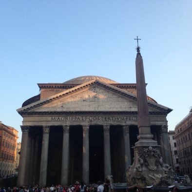Il Pantheon, la cui costruzione risale al I secolo