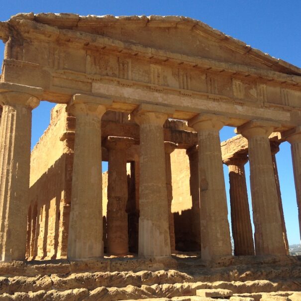 ll Tempio della Concordia, costruito nel V secolo a.C.