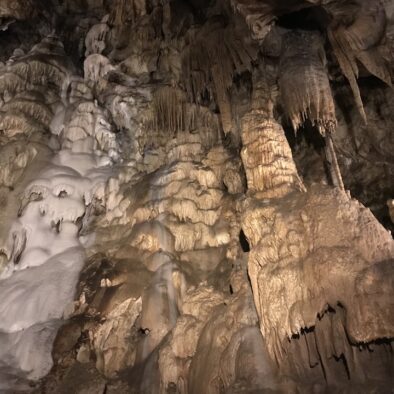 圣斯蒂芬滴水洞 (St. Stephen Dripstone Cave)