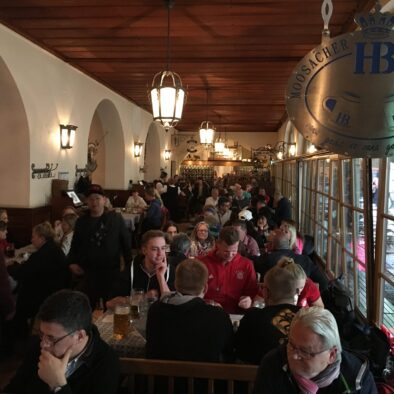 皇家啤酒屋，也叫宫廷啤酒馆，又称HB啤酒馆(Hofbrauhaus)