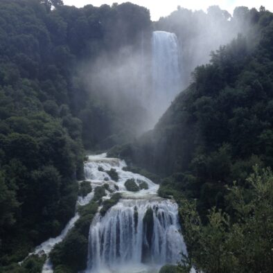 马尔莫雷瀑布 (Cascata delle Marmore)