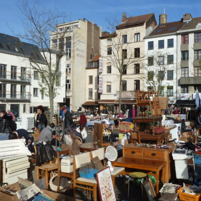 Mercatino delle pulci a Place du Jeu de Balle