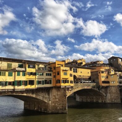 Il Ponte Vecchio, costruito come lo vediamo adesso nel 1345