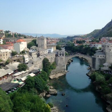 Panorama di Mostar dal minareto della Moschea Koskin-Mehmed Pasha