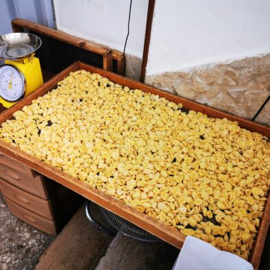 巴里的特色菜----"Orecchiette" ("小耳朵面")