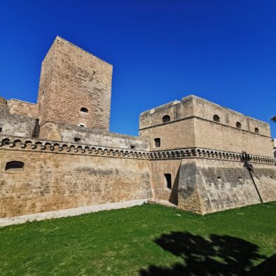 斯维沃城堡(Castello Svevo)