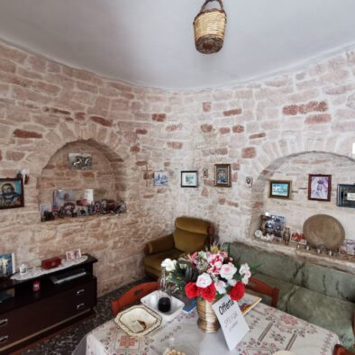 游览以独特的石顶屋 (trulli) 而著名的阿尔贝罗贝洛 (Alberobello)